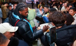 新疆官宣签约新外援 凯文-哈里斯已抵达乌鲁木齐