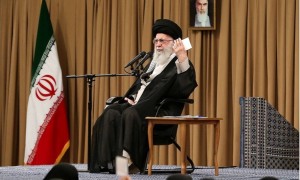 美国重兵集结完毕，特朗普不光要炸伊朗，还要实施海上封锁？目标直指伊朗石油命脉