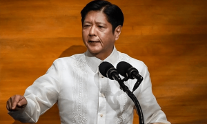 我军战机挂弹，飞入菲律宾演习区域巡航，中方警告：已到冲突边缘