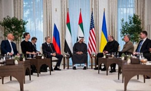 欧盟出8000亿重建乌克兰，代价割让顿巴斯，特朗普画饼，泽连斯基敢接吗？