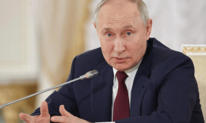 伊朗已被包围，美军动手前，普京派人来探中方口风，董军斩钉截铁