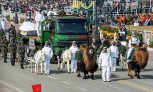 当着欧盟面，印度阅兵展示“摧毁歼10C”，花样庆祝“5·7大捷”