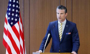 特朗普不来北京看阅兵，美防长发出通话请求，希望中方忙完9.3阅兵，可以给他打个电话！