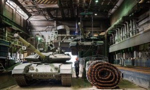 俄军坦克怎么越打越多，西方看不懂了，关键在于4个误判