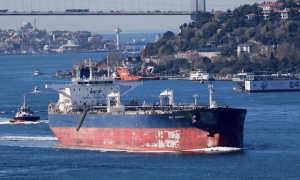 普京刚向特朗普抛出橄榄枝，特朗普转头发现，俄罗斯大批石油涌向中方