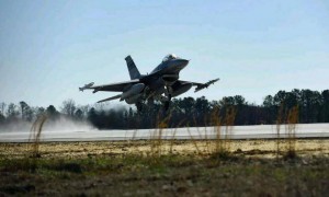 乌军F16击落了苏34，俄军随后发射两枚导弹，命中乌军训练营