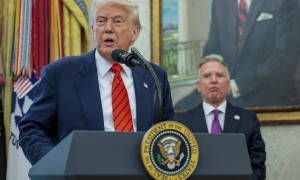 伊朗总统的“保证书”送进白宫，国难当头了，改革派居然还对特朗普心存幻想！