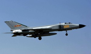 歼10退役引热议，歼8为何屹立不倒？“八爷”拥有两大绝技