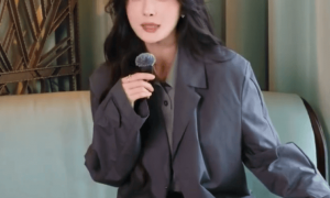 杨幂称再过12年就到52岁高龄了！直言到时会去家门口“撞树”