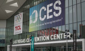 春节大战重燃：10亿红包只是诱饵，四家大厂争抢AI时代「新船票」？