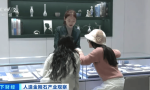 巨头突然宣布：降价！10年前1.8万元买的，如今只能卖180元，“早知道买黄金了”