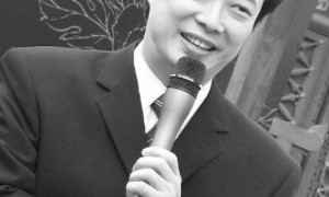 70岁费玉清现状：无儿无女独居豪宅，和61岁闺蜜一起养老，没遗憾